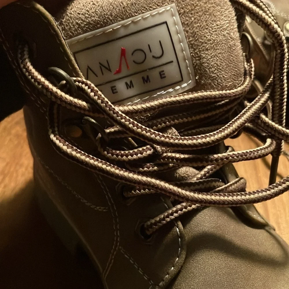 Anjou Femme flannel lined leather lace up boots size 6